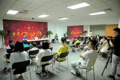 童星伯樂張曉恩 用互聯(lián)網(wǎng)技術(shù)服務(wù)推動(dòng)兒童演員事業(yè)發(fā)展